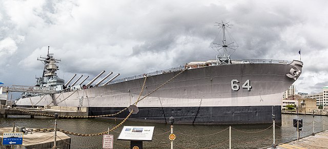 640px-Battleship_Wisconsin_museum_ship